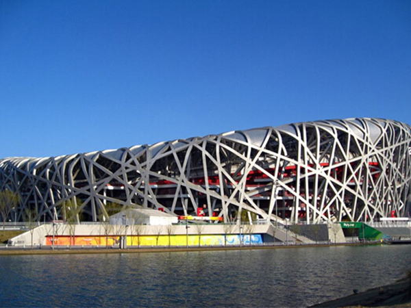 淺談鋼結(jié)構(gòu)建筑的優(yōu)缺點(diǎn)(圖1)